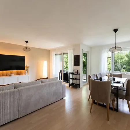 Teck Retreat - Bequeme Mit Balkon Διαμέρισμα *